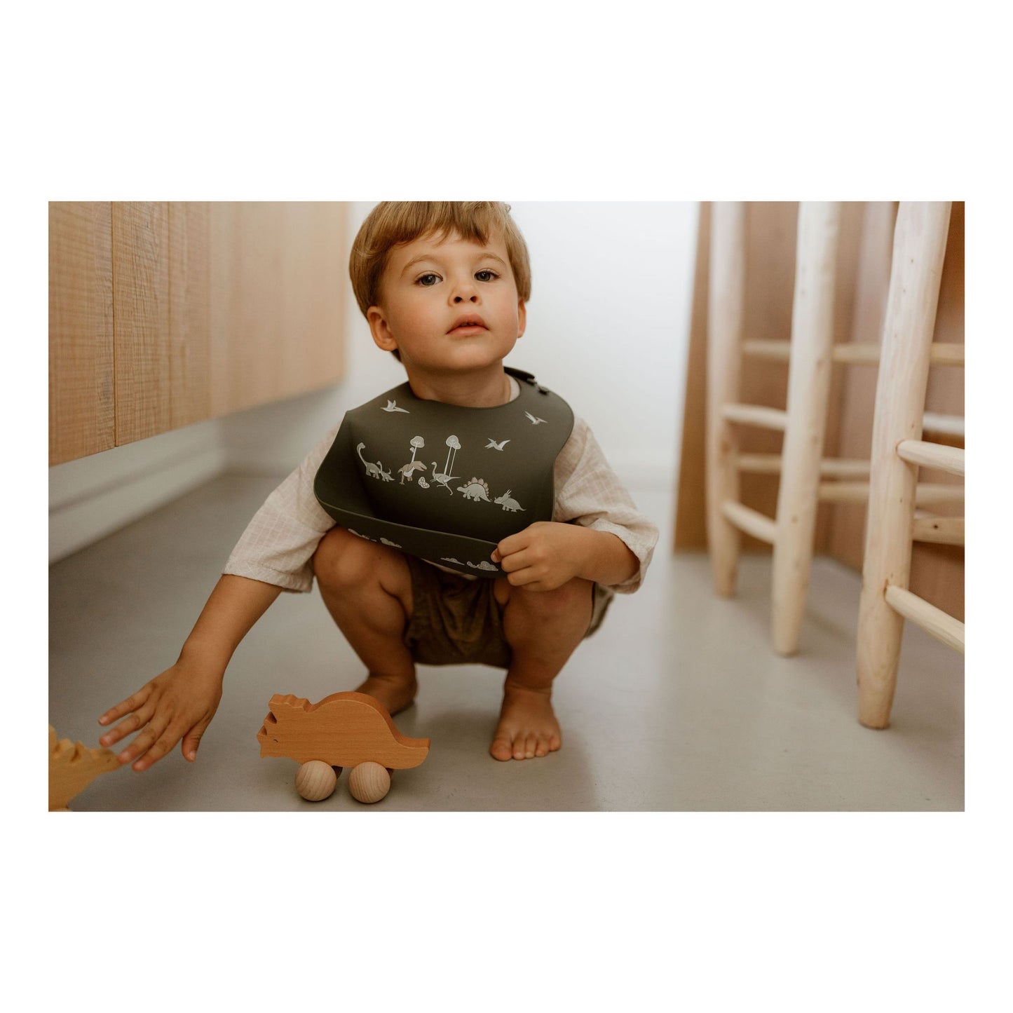 Bavoir en silicone - Dinosaures - Mini bouchon